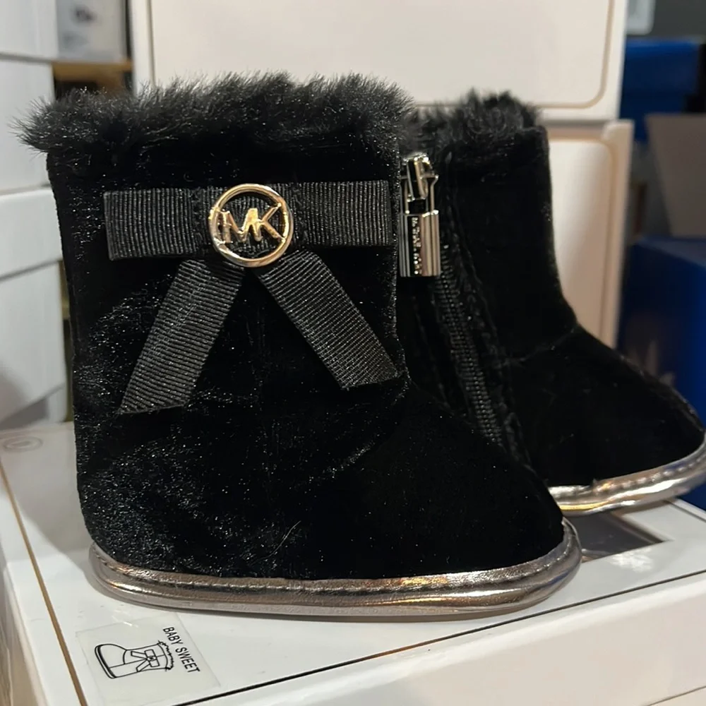 Michael Kors Baby Sweet Booties Boots Crib Shoes velour blk Infant Girls Size 1